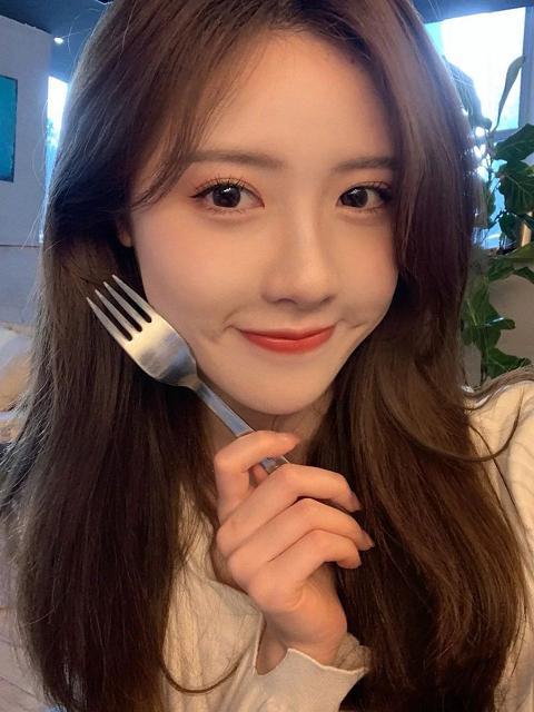 精品久久久久杨幂香蕉网,揭秘精品久久久久背后的故事